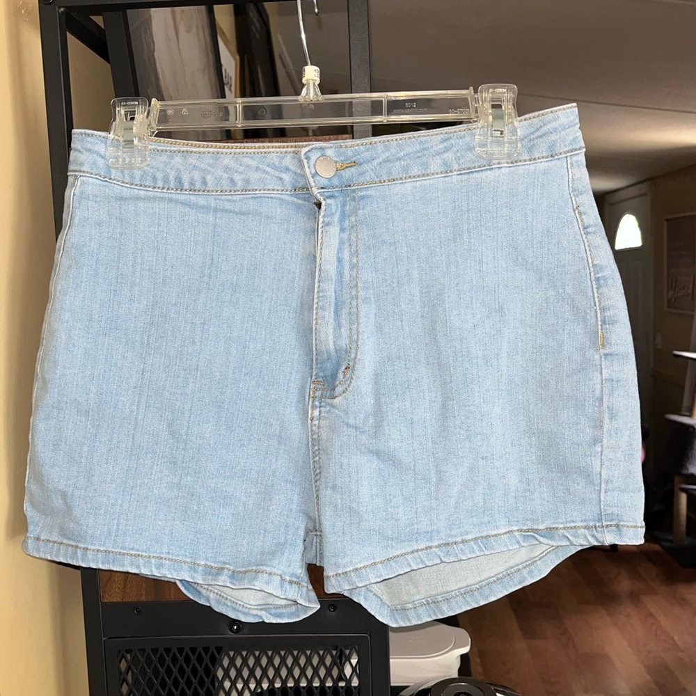 SHEIN women’s Light Blue Size Large Denim Women's Shorts